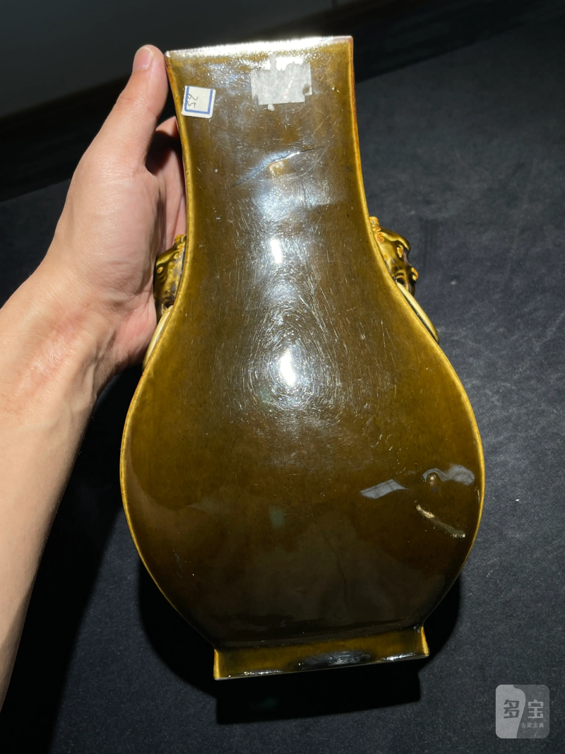 清乾隆 茶叶末釉铺首耳方瓶 - 图2